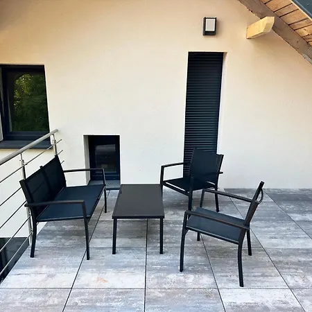 Krenov Apartment